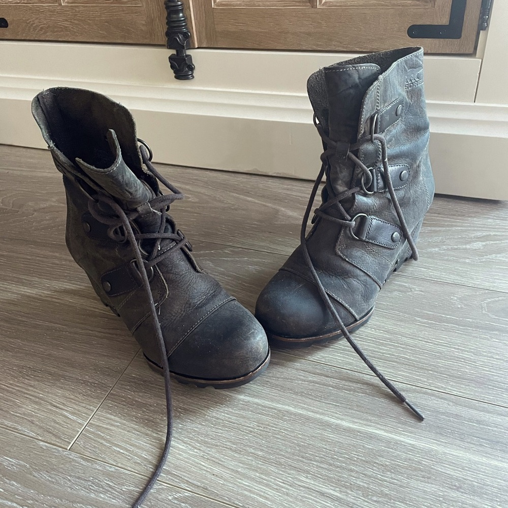 Sorel Joan of Arctic Lace Up Wedge Boots Brown Leather 6.5